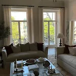 Marble Arch Prestige Apartment