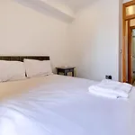 Marble Arch Prestige Apartment